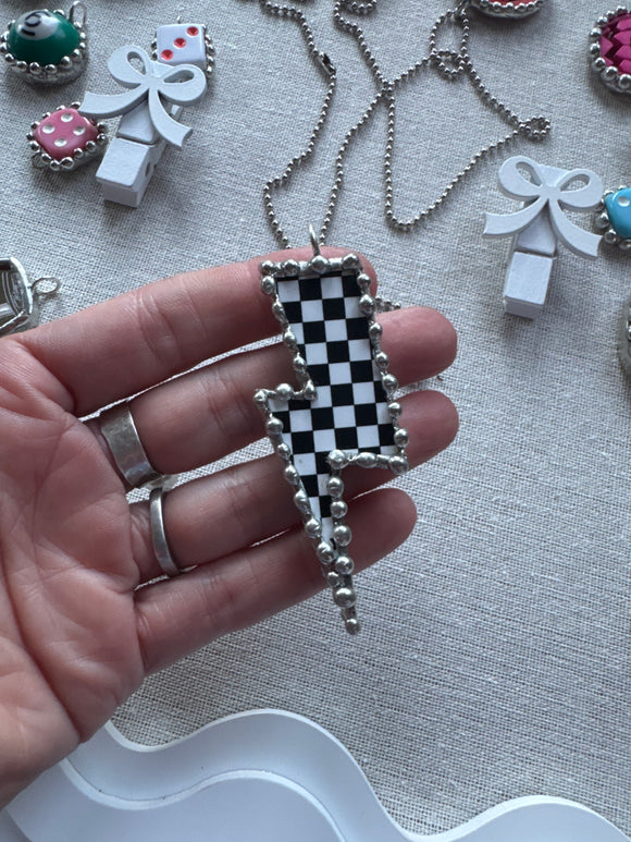 Black/white Pink checkered soldered bolt